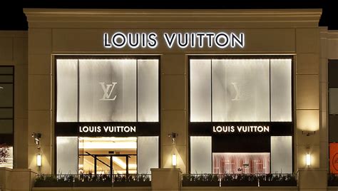 nearest Louis Vuitton outlet store